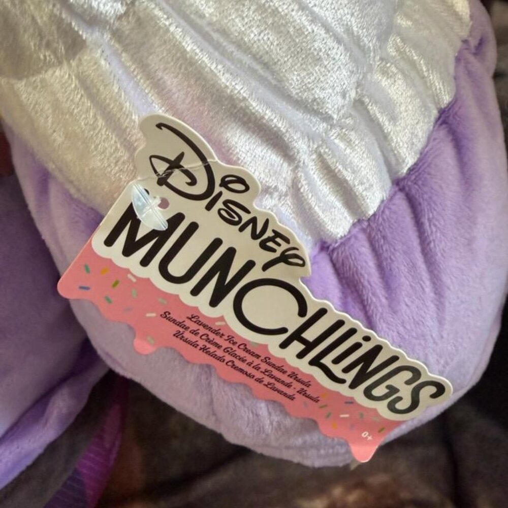 Disney Munchlings Ursula Cupcake Plush 12 inches - Picture 4 of 4